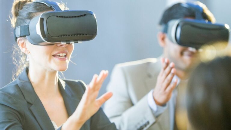 Virtual Reality: How Does It Work?